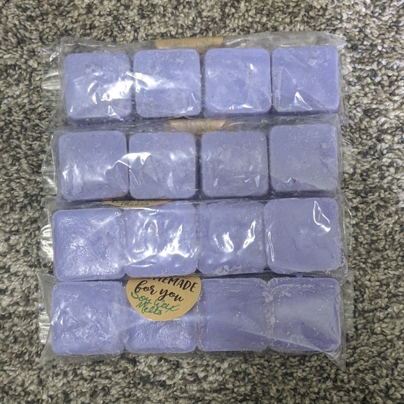 Hand Crafted Other - 16 XL LILAC  Organic soy wax melts